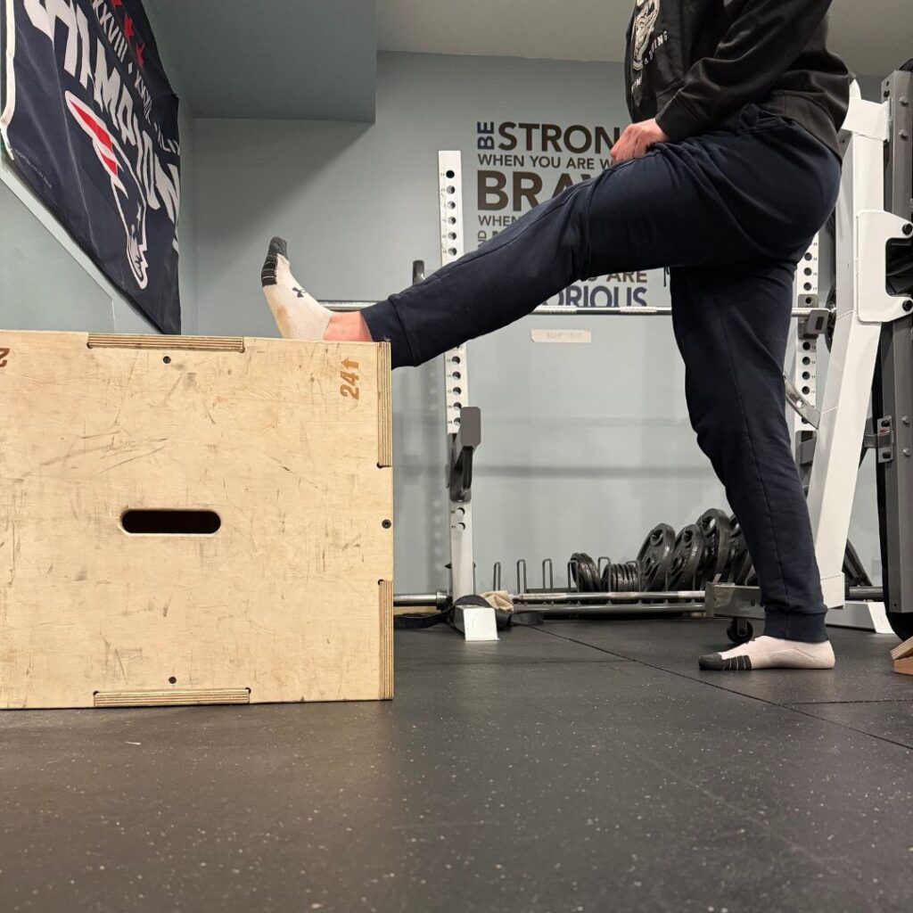 leg on ledge stretch 1